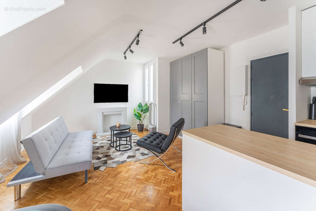 Appartement à PARIS-8E