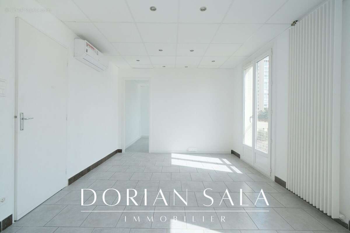 Appartement 61 m² à Marseille-9e  - photo 8
