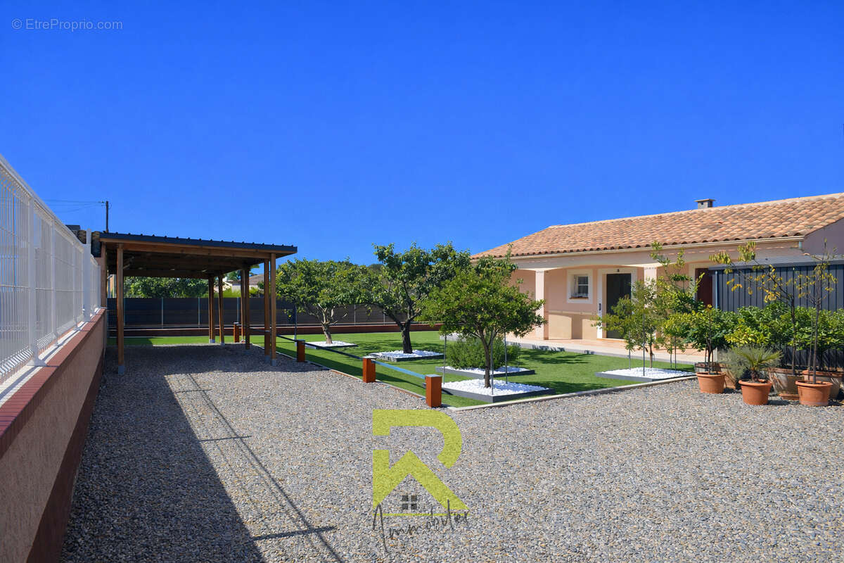 Maison à POMEROLS