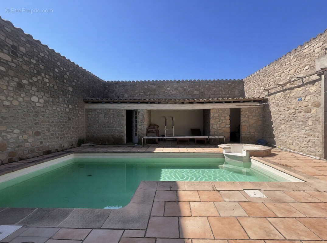 Proche carcassonne - maison 250 m2 - piscine - 2 terrasses - jardin - parking privatif - photo 4