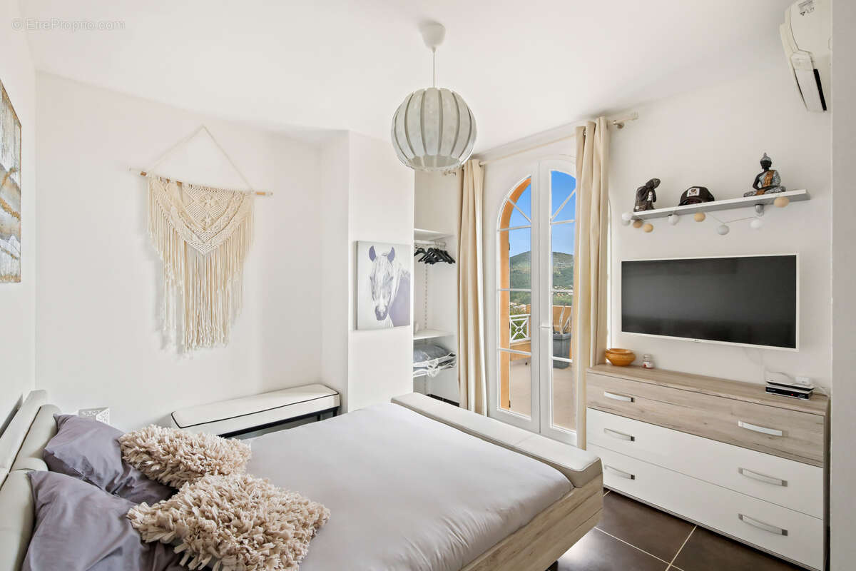 Maison à LA LONDE-LES-MAURES