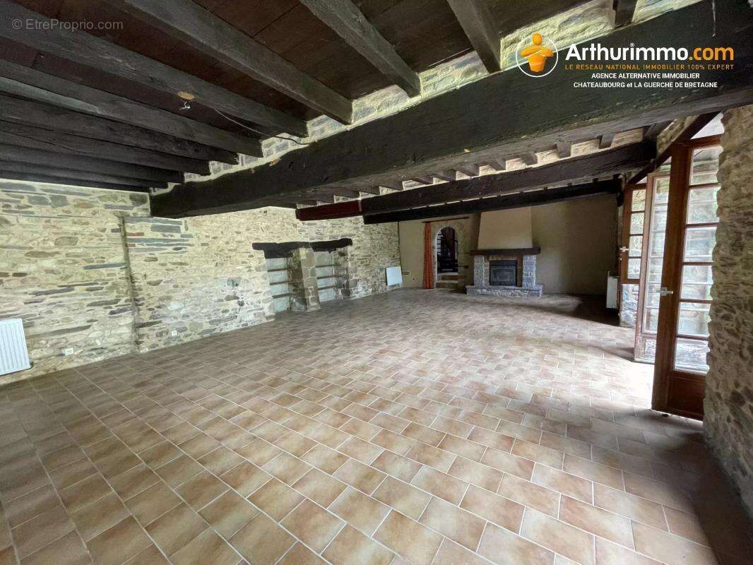 Maison à DOMAGNE