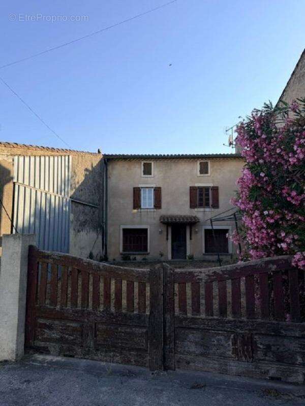 Grande maison de 182 m²  à rénover, avec grande remise, cours et jardin ombragé - photo 15