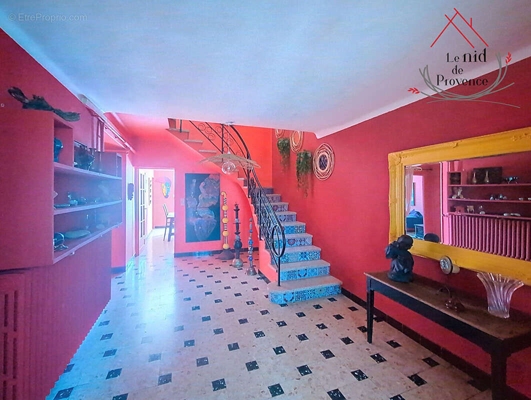 Maison à SAINTE-CECILE-LES-VIGNES