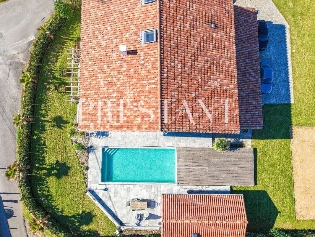 Maison à LARRESSORE