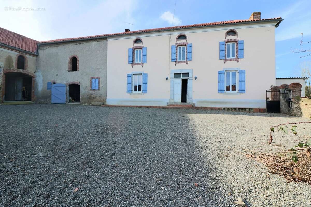 Maison à VIC-EN-BIGORRE