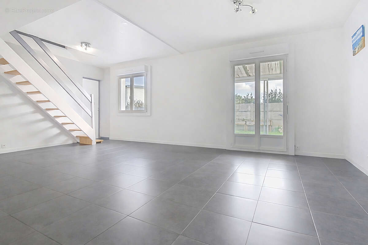 Maison à LAMPAUL-PLOUARZEL