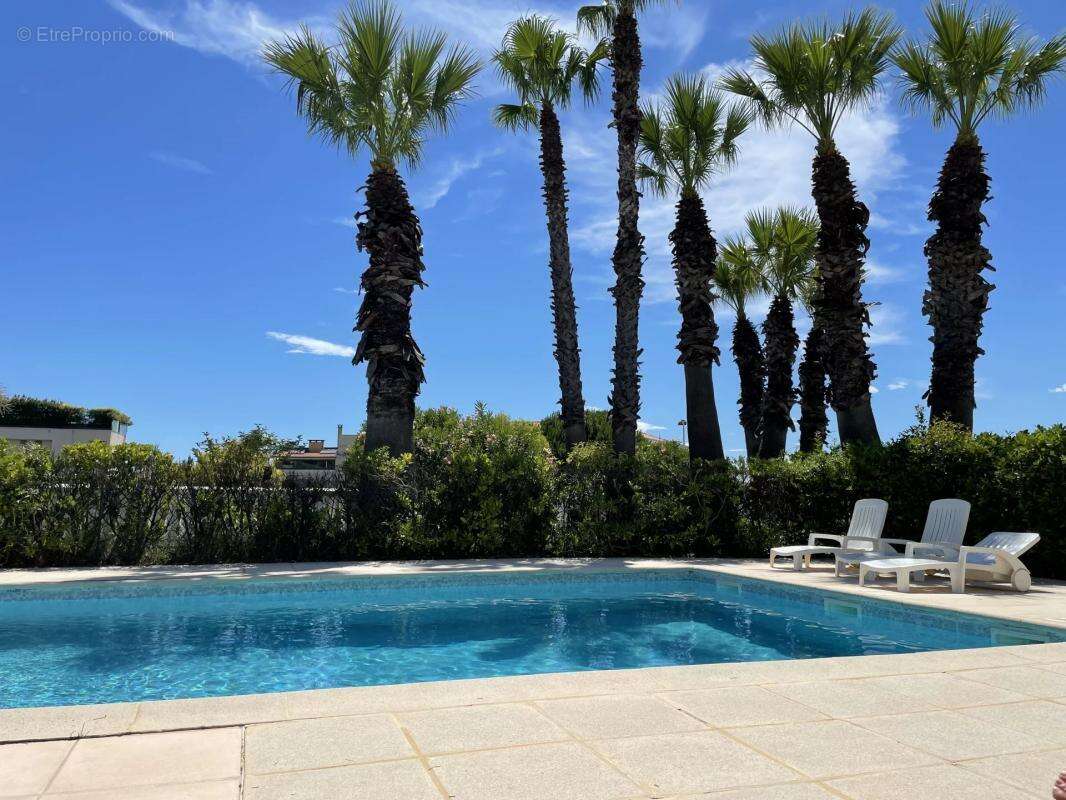 Appartement à LE CANNET