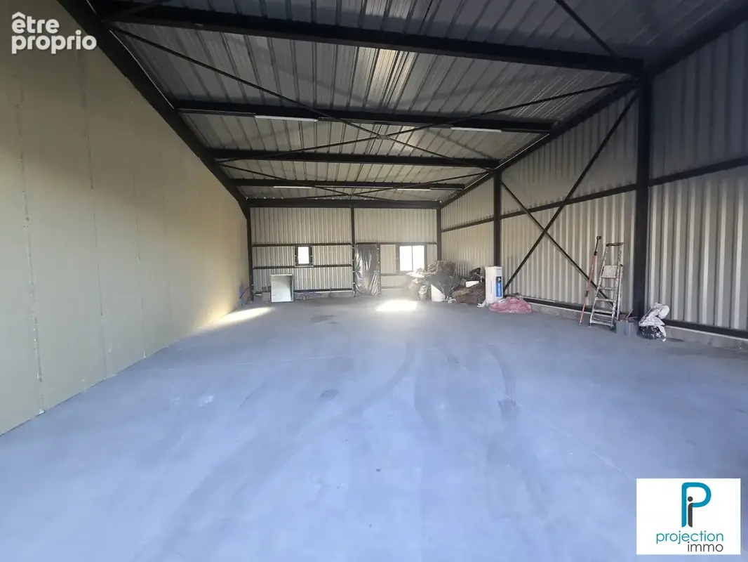 Commerce 207 m² à vendre à Bagnols-Sur-Ceze (30200) - photo 2