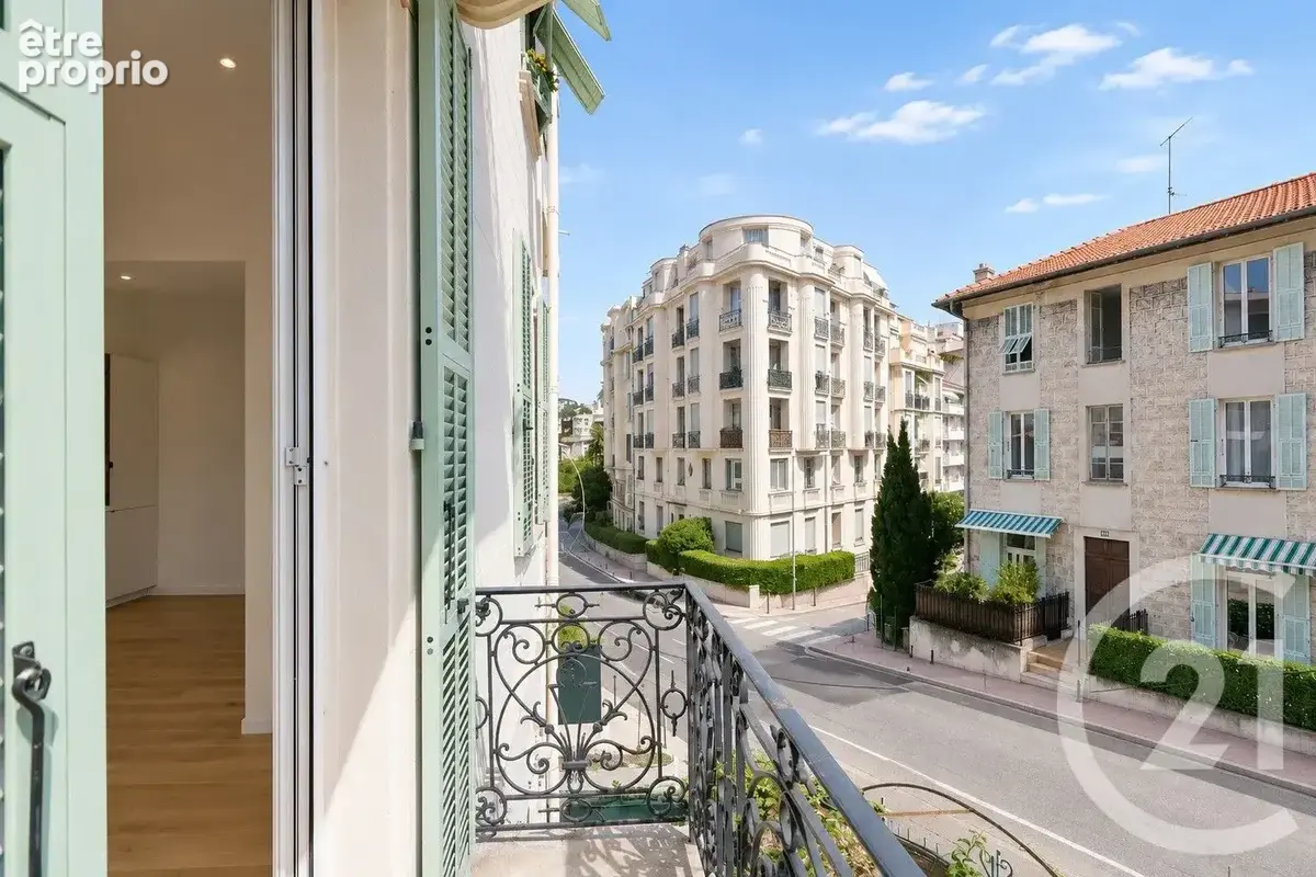 Appartement 3 pièces 59 m² à vendre à Nice (06100) - photo 2