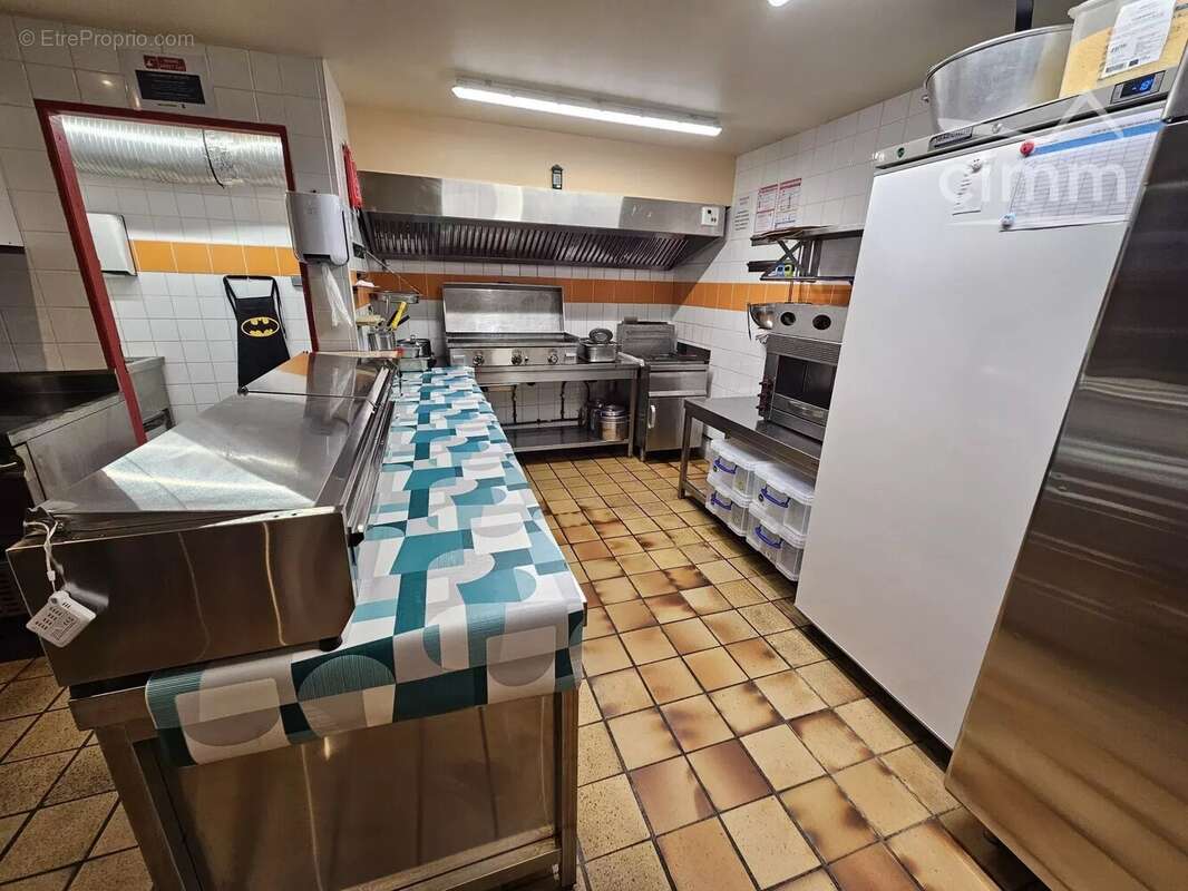 Commerce à MONTIGNAC