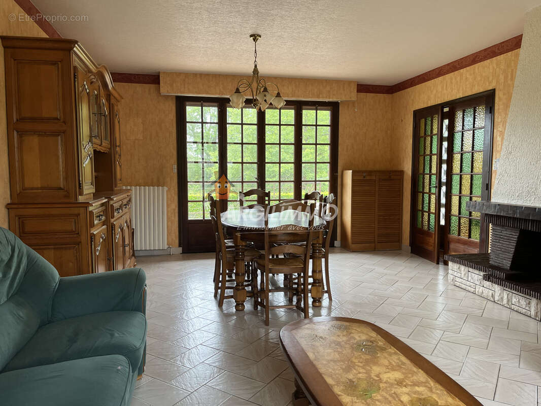 Maison à VALENNES