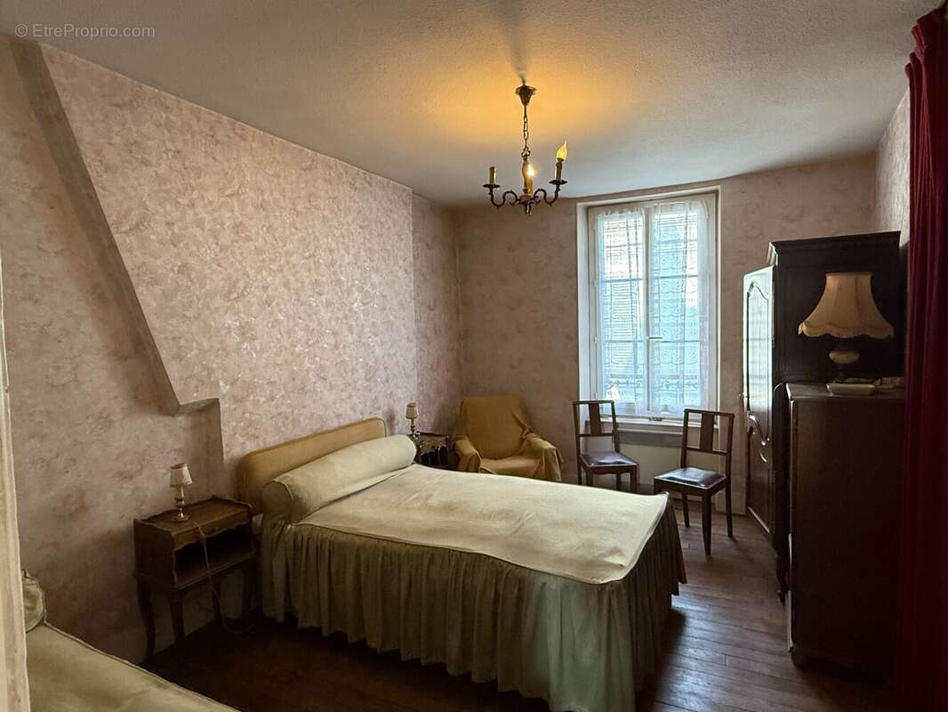 Maison à LA CHATRE