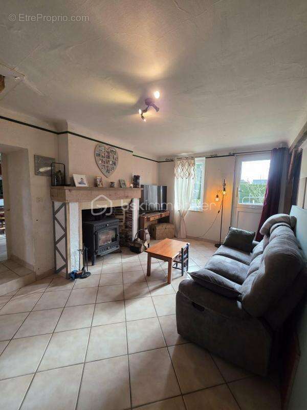 Maison à SAINTE-GAUBURGE-SAINTE-COLOMBE