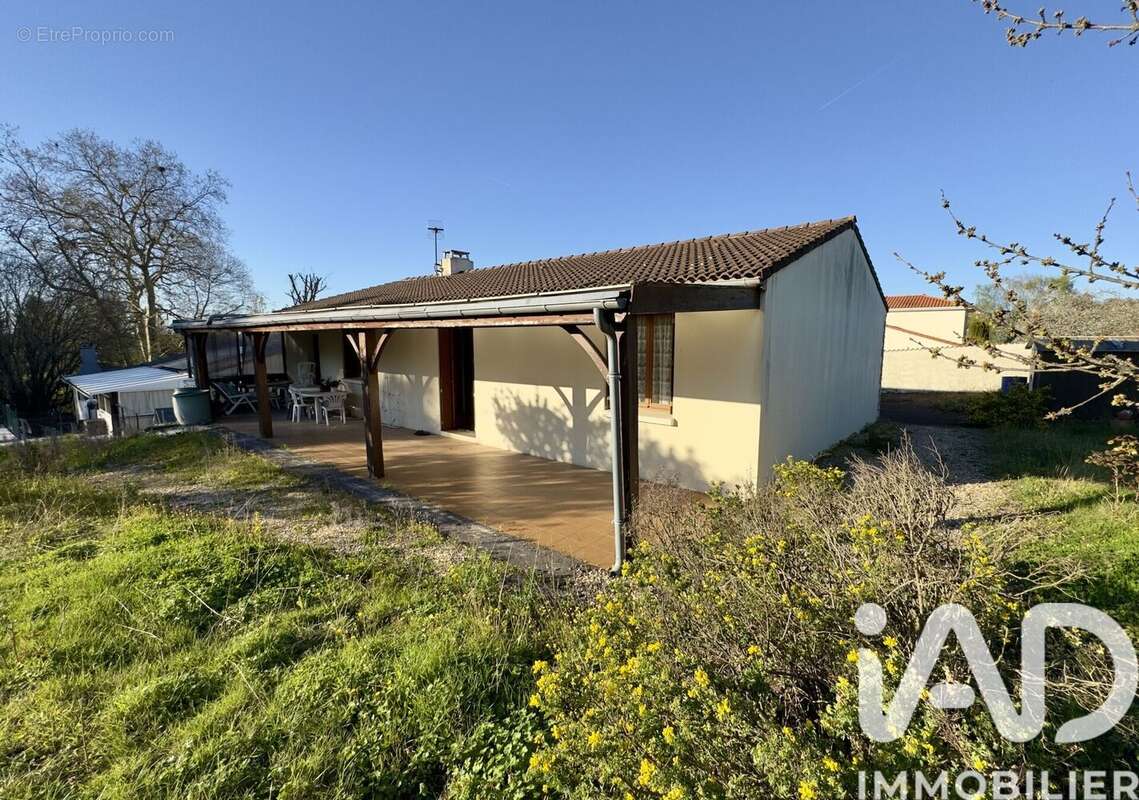 Photo 8 - Maison à LA COURONNE