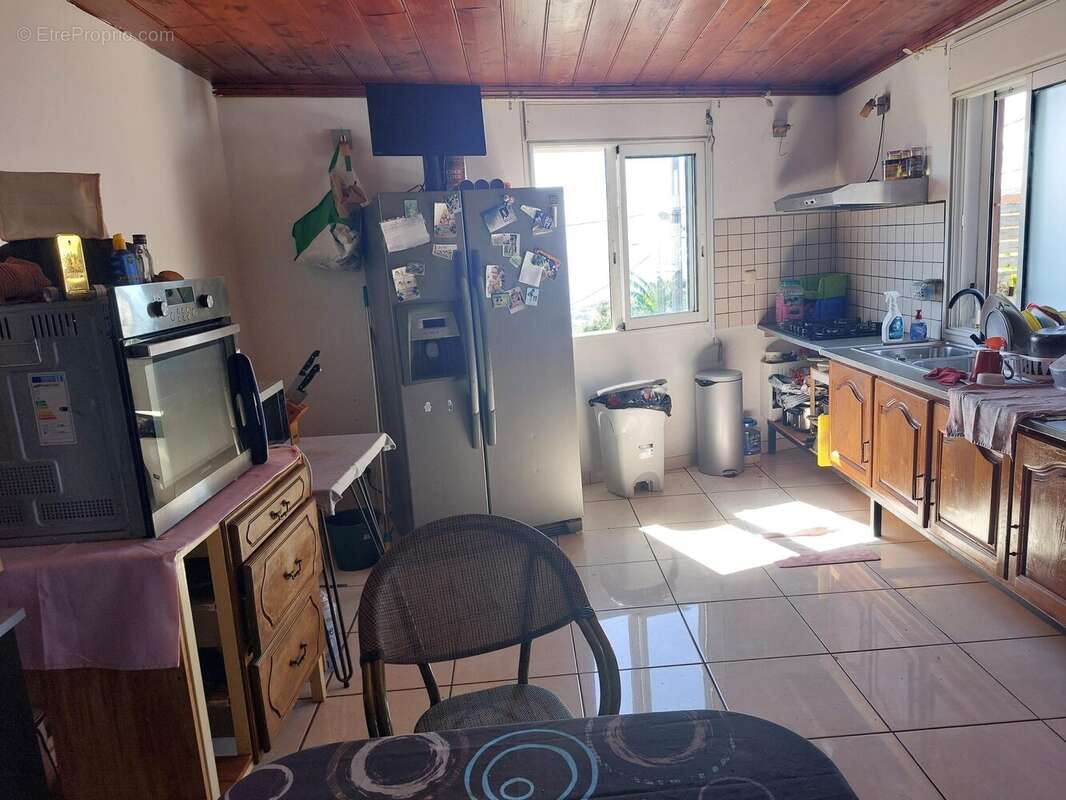 Maison 200 m² à Saint-Denis  - photo 5