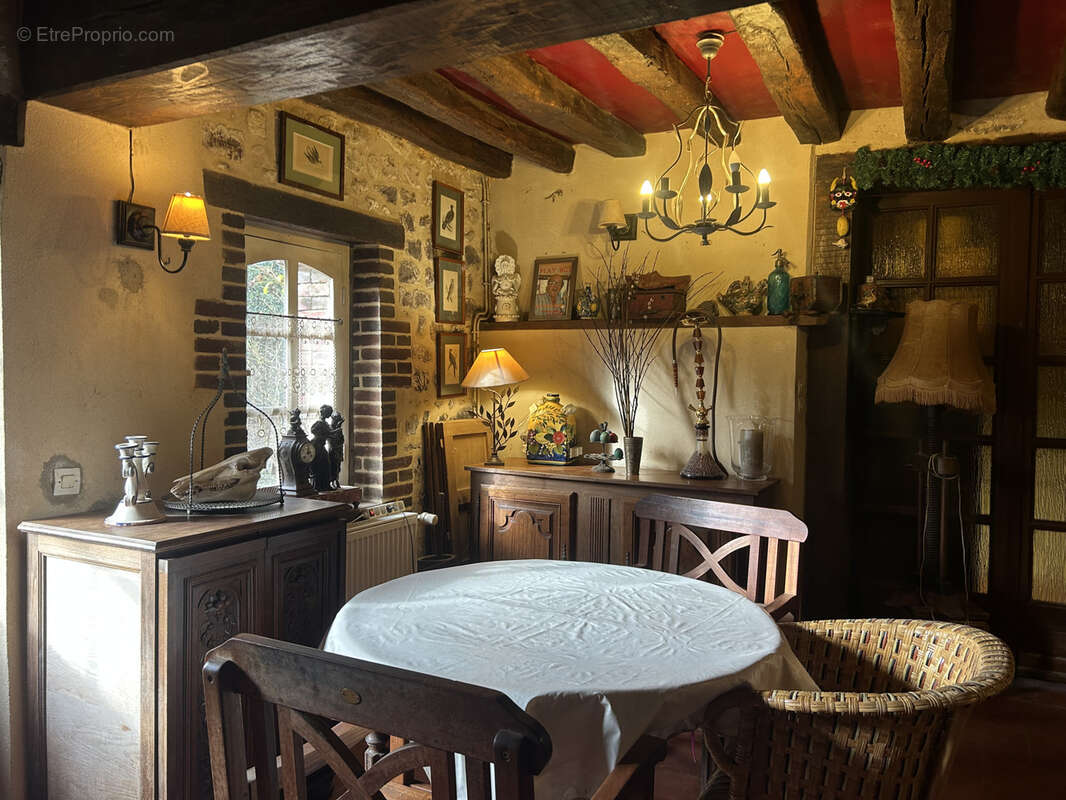 Maison à SAINT-AQUILIN-DE-CORBION