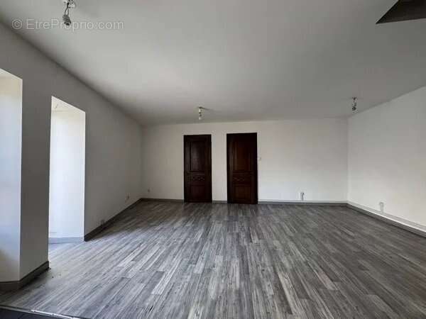 Appartement T4 au 2éme étage - photo 5