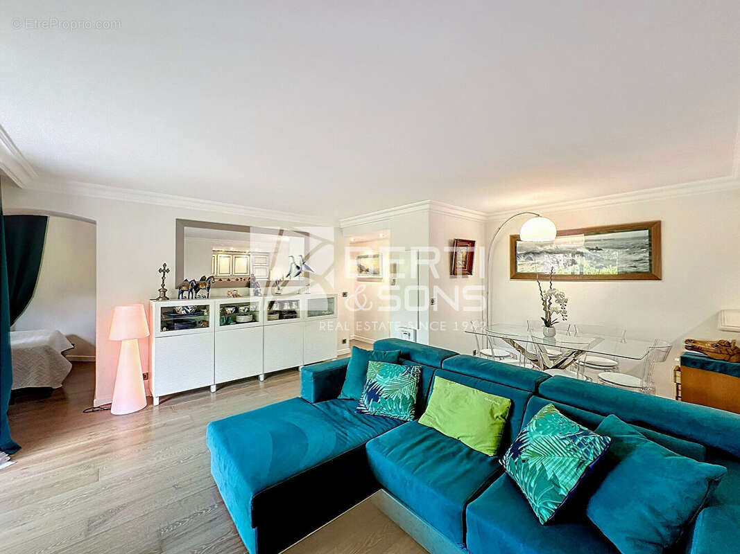 Appartement à MANDELIEU-LA-NAPOULE