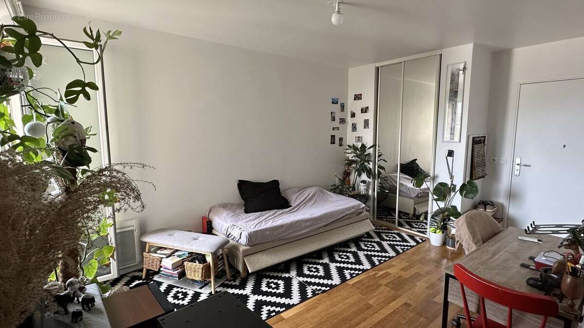 Appartement 23 m² à Saint-Cloud  - photo 2