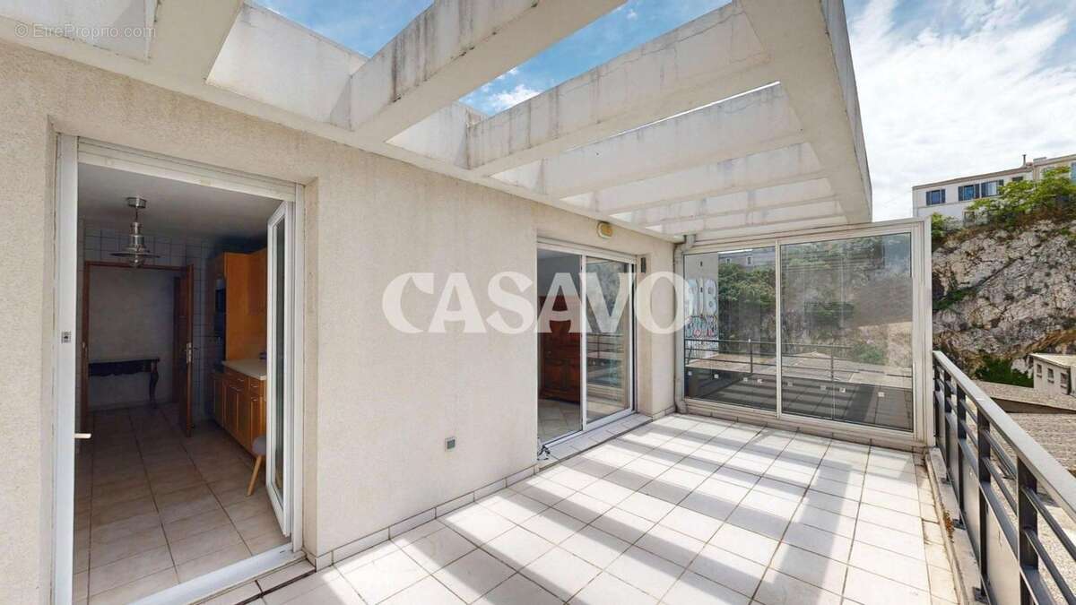 Appartement à MARSEILLE-6E