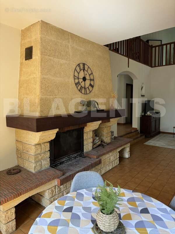 photo_30a1cee0ede586903db775955dca8a30 - Maison à COUPVRAY