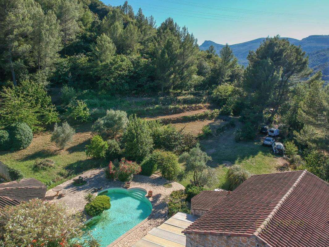 Maison à ROQUEVAIRE