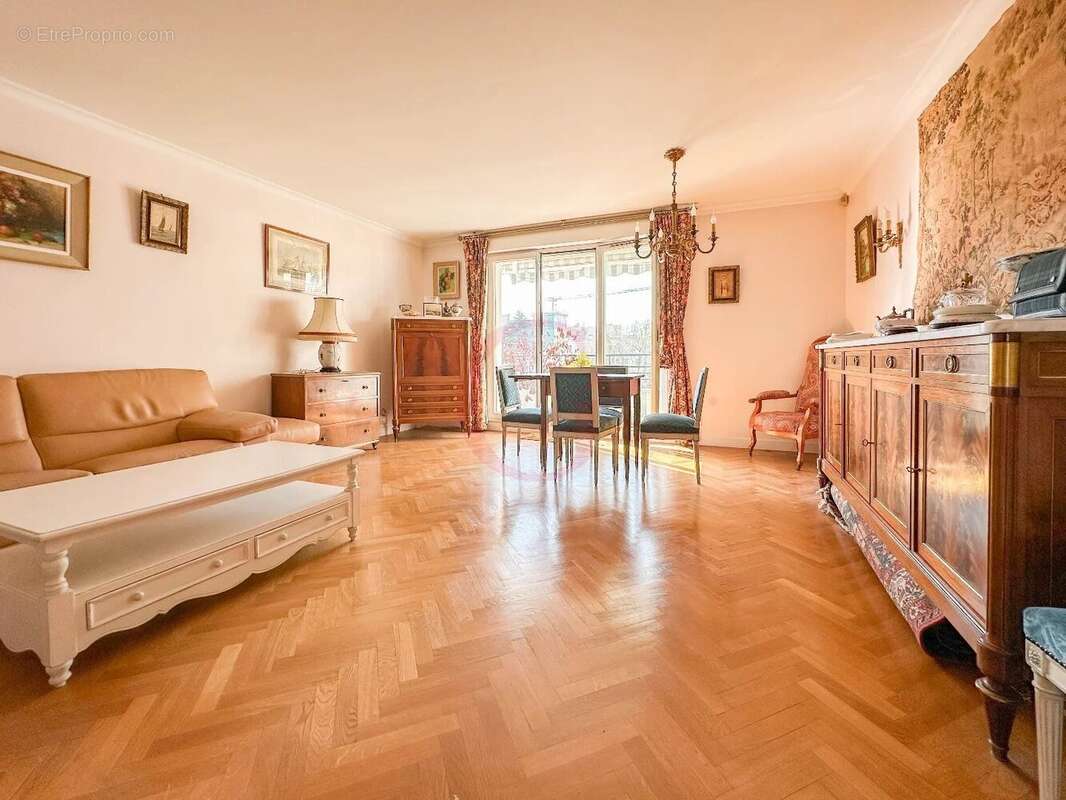 Appartement à BOURG-LA-REINE