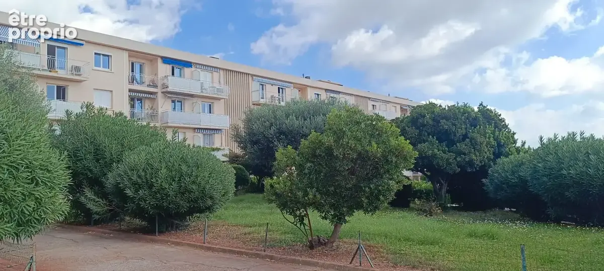 Lumineux F3 avec vue mer - Garage - La Seyne SUD - photo 12
