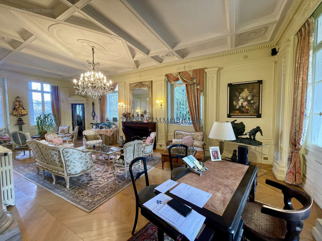 Maison à AUFFREVILLE-BRASSEUIL