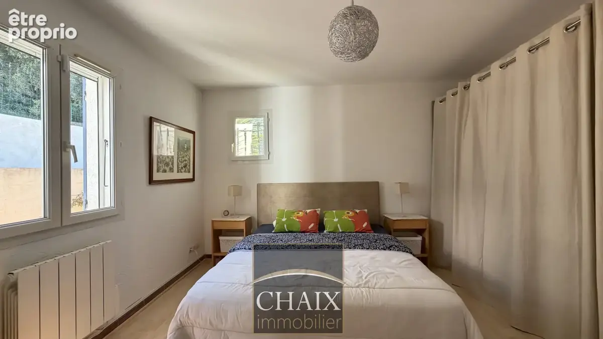 Villa lumineuse avec vue dégagée et piscine. - photo 13