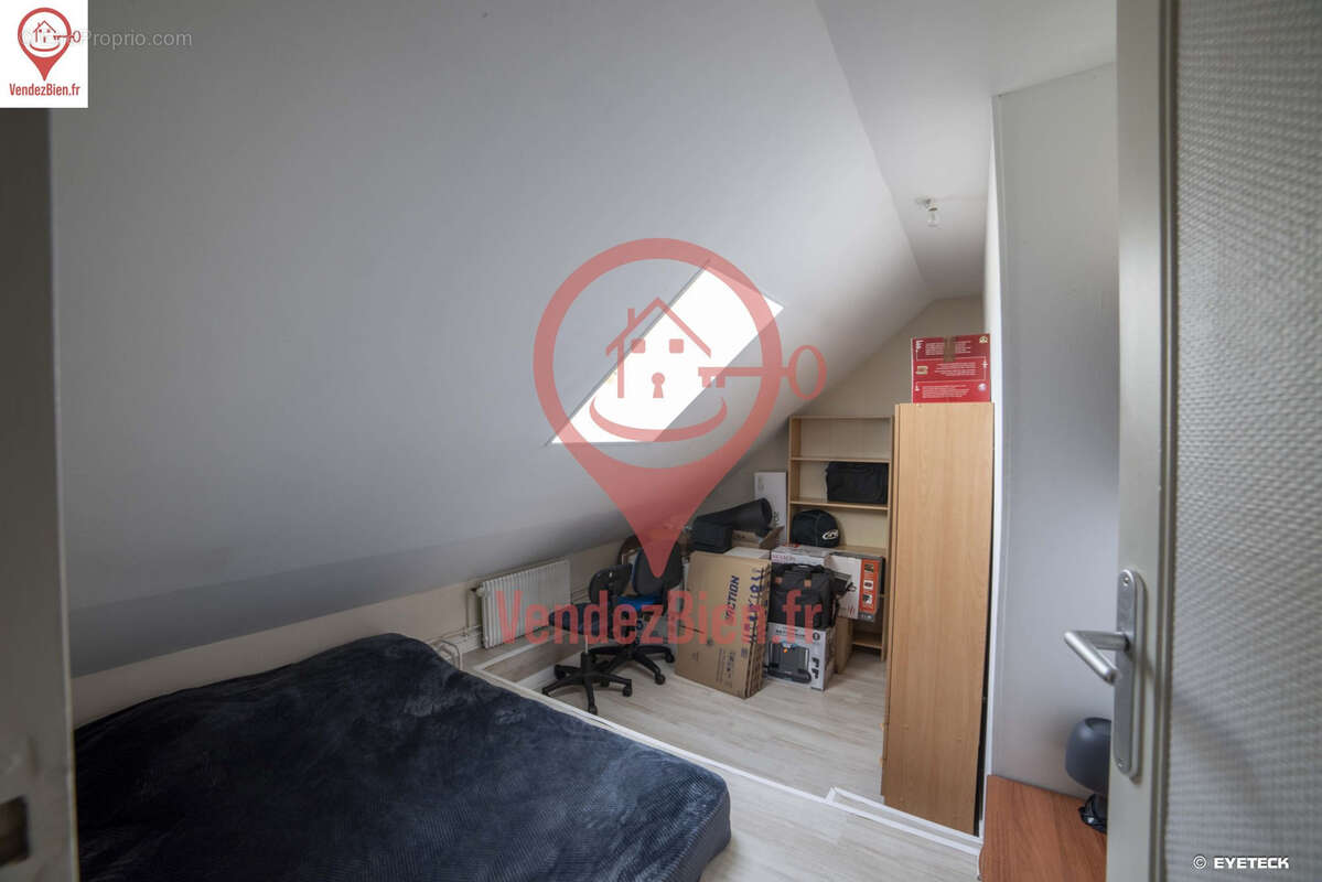 Maison à LA CHAPELLE-SAINT-URSIN