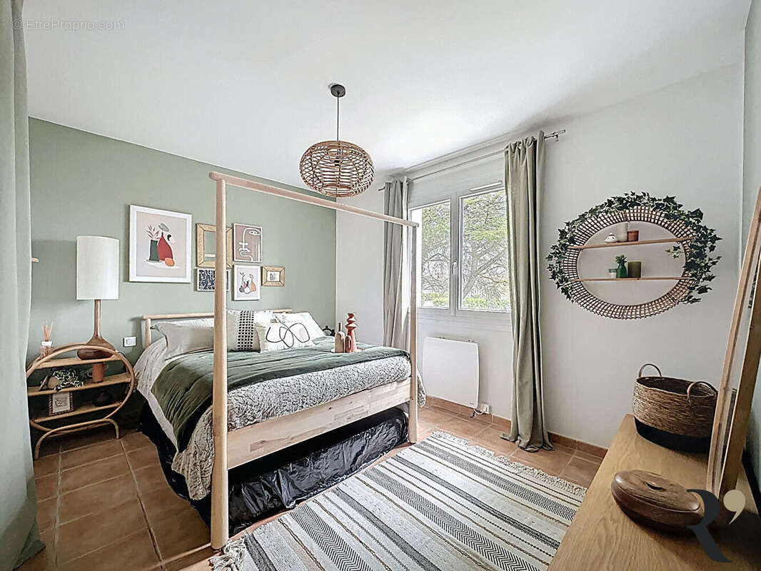 Maison T6 - 200 m² - Terrain 2800 m² - Mons - photo 12