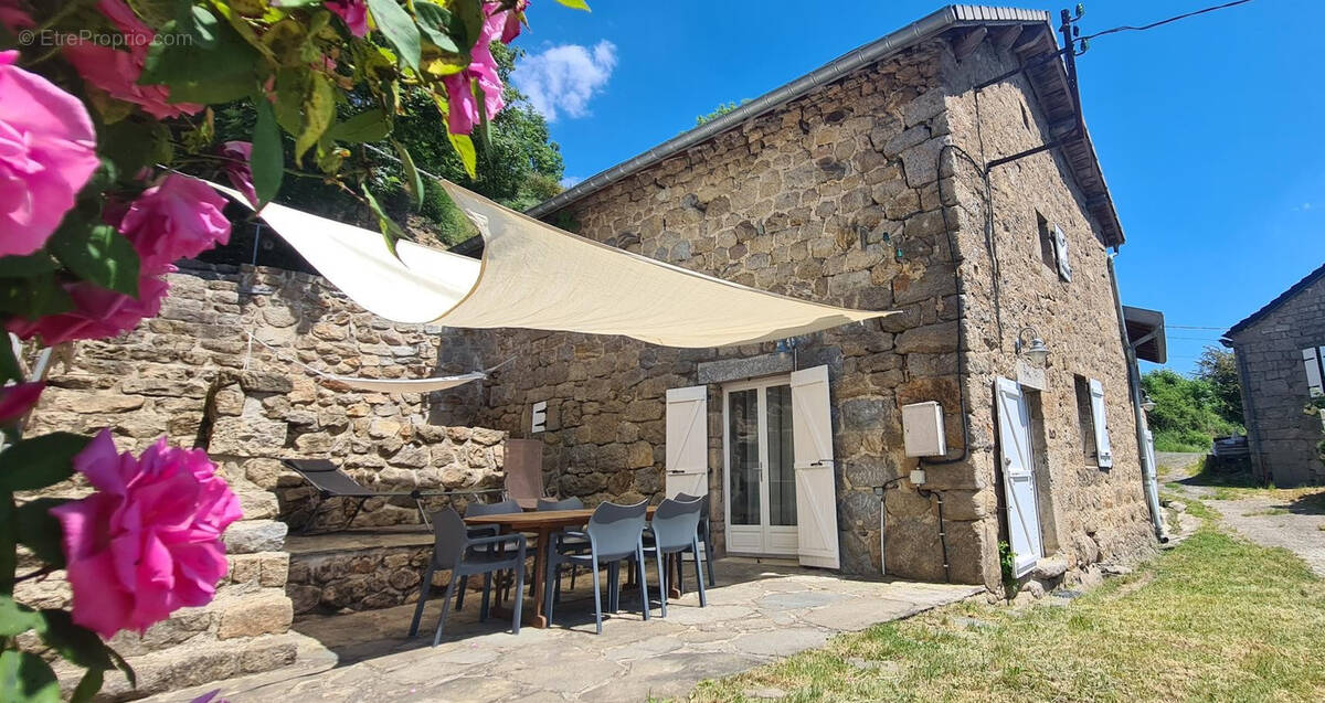 Maison à SAINT-JULIEN-BOUTIERES