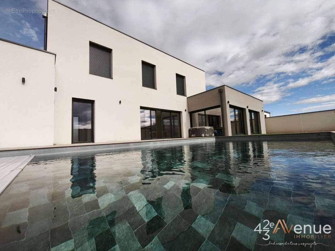 Maison à ANDREZIEUX-BOUTHEON