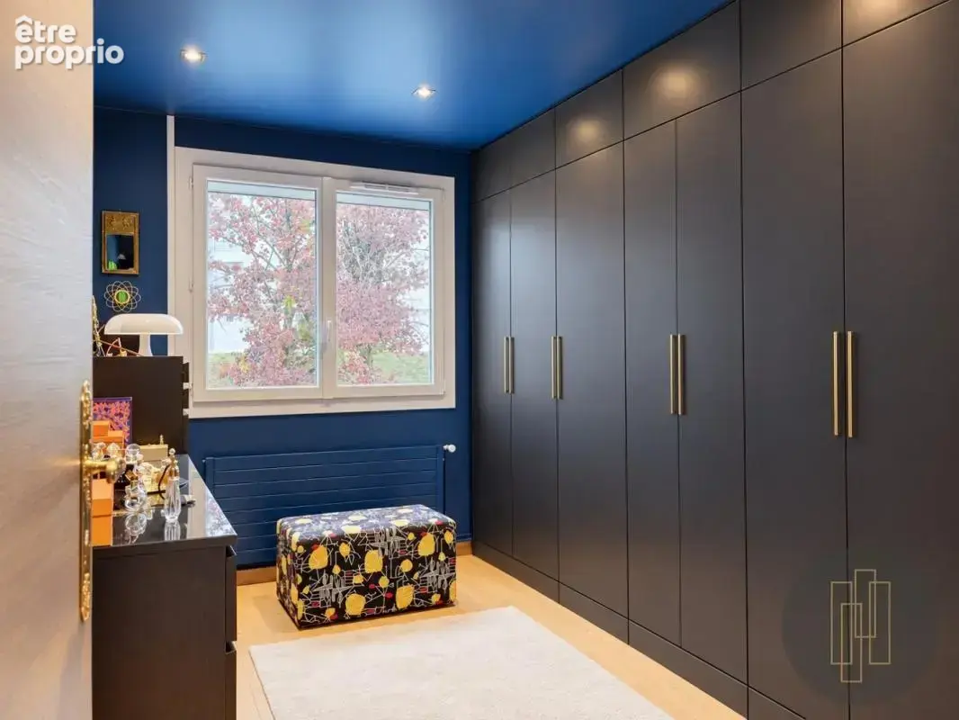 Rare - Type 5 dernier étage - 138 m², balcon 16 m², double garage, parking extérieur et cave - photo 7