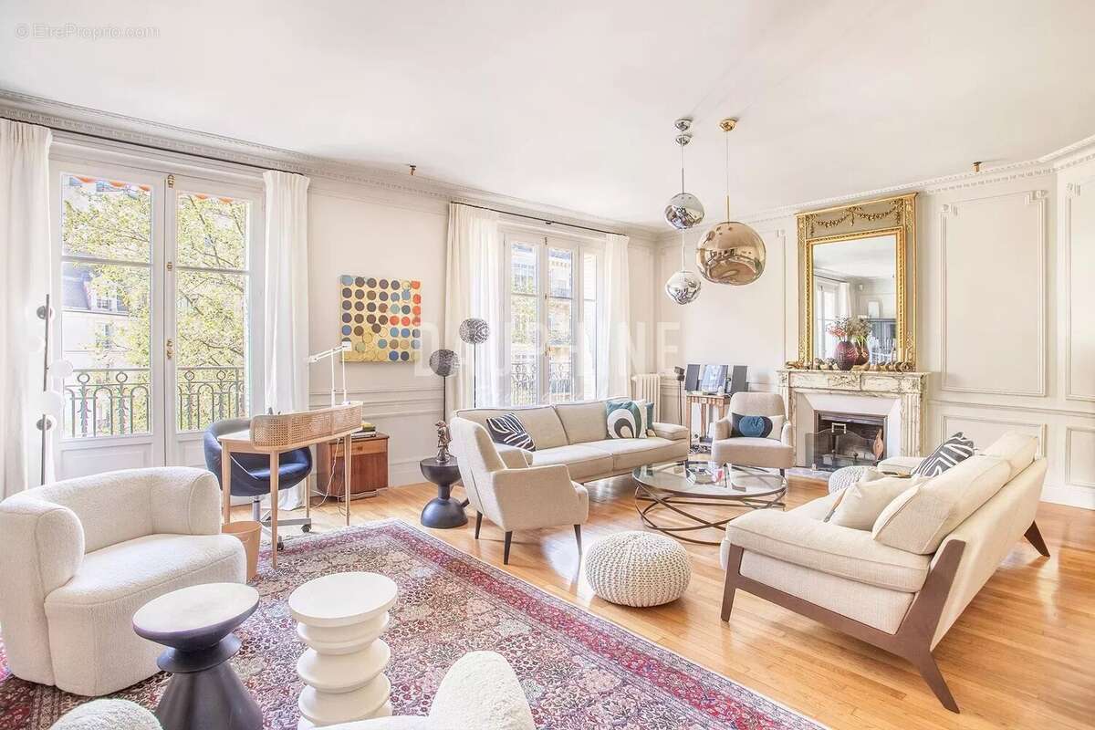 Appartement à PARIS-7E