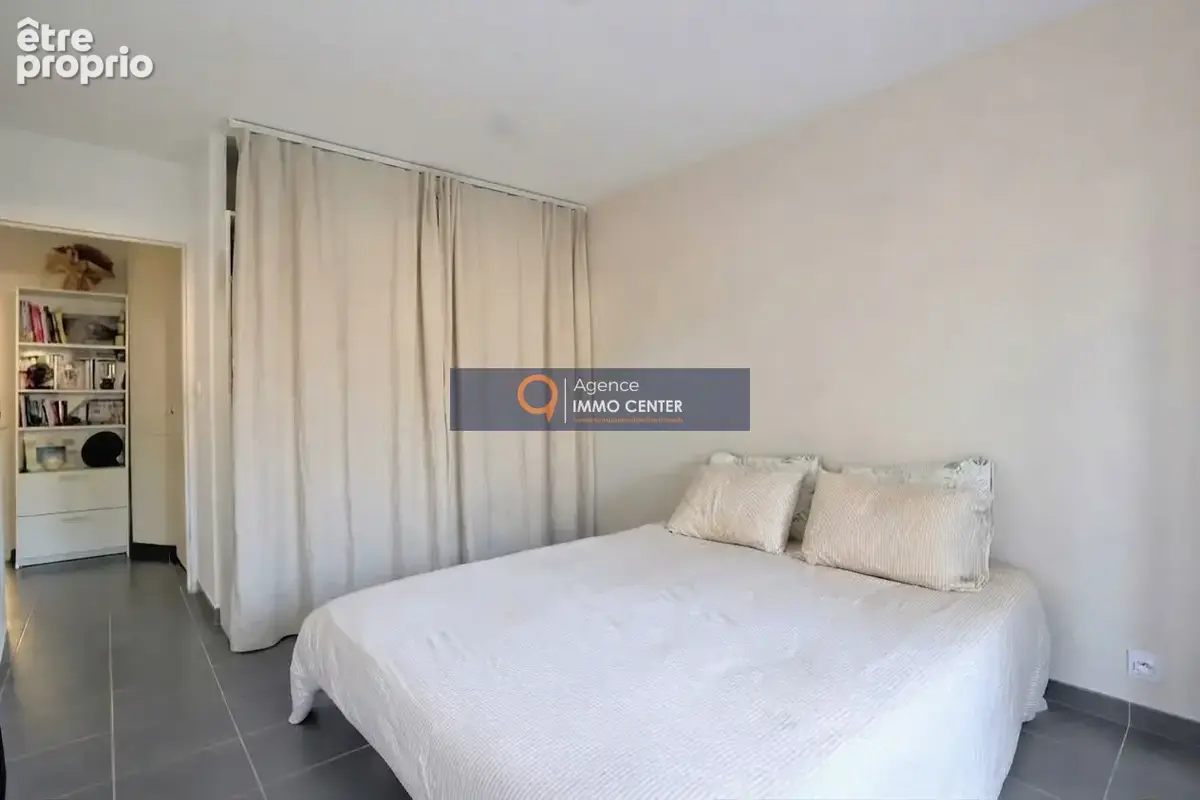 500 JD - CUERS - Pas Redon - Appartement T3 - RDJ - Terrasses - Garage double - photo 7