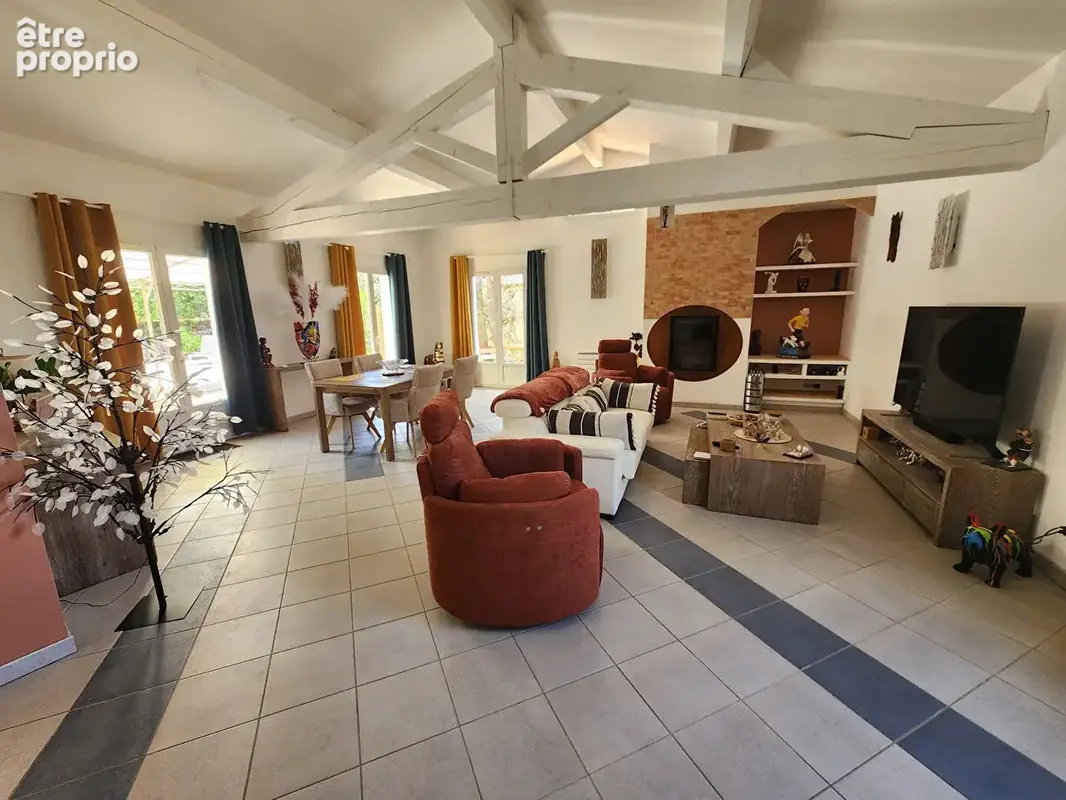 Réf :" SÉRÉNITÉ" Pavillon de type 4 avec piscine, jardin et garage - photo 11