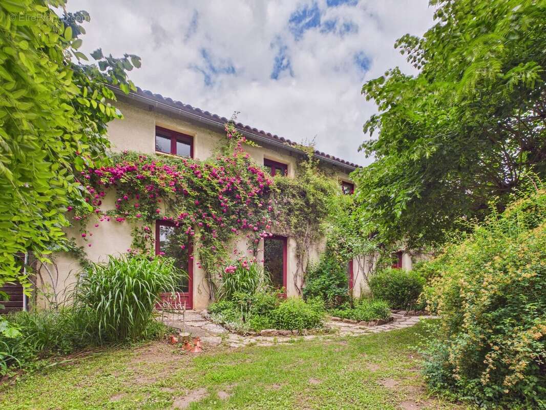Maison à SAINT-CIRQ-LAPOPIE