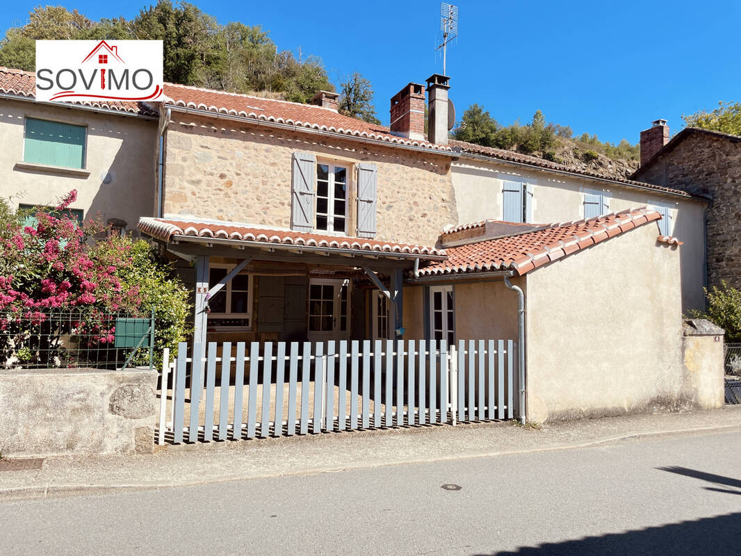 Maison à CONFOLENS