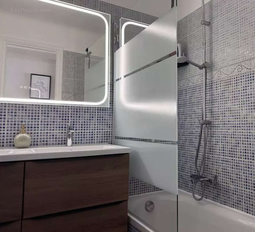 Appartement à SIX-FOURS-LES-PLAGES