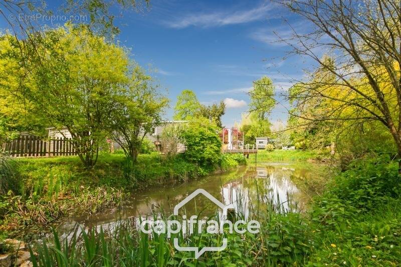 Terrain à SAINT-QUENTIN