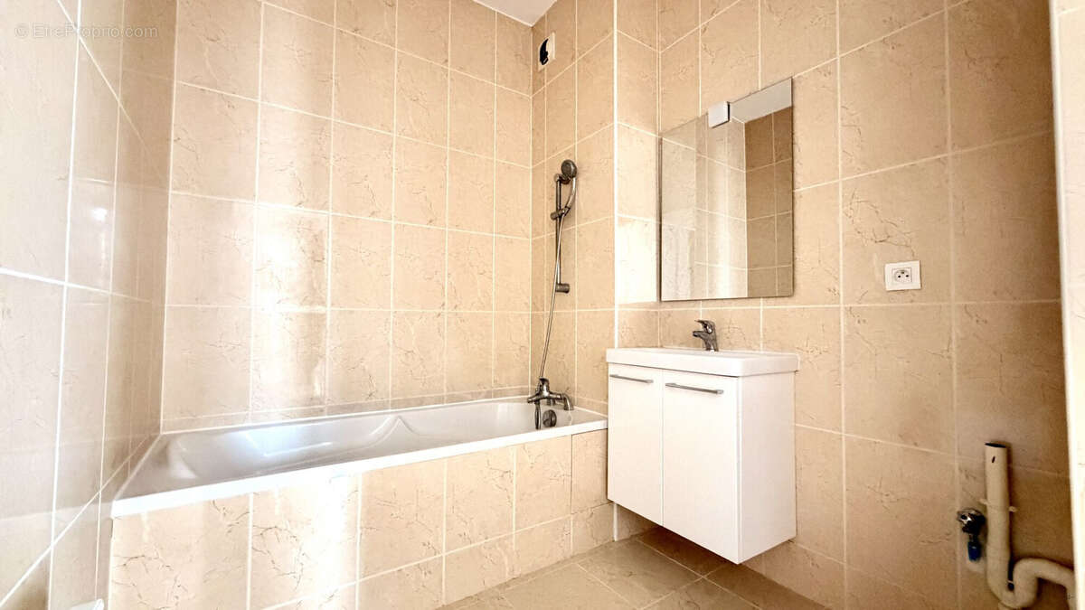 Appartement 82 m² à Lanester  - photo 5
