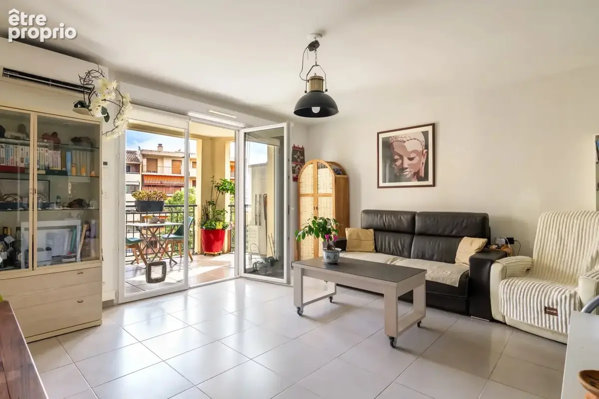 Cagnes sur mer - Appartement 2 pièces avec terrasse, cave et parking (en location) - photo 4