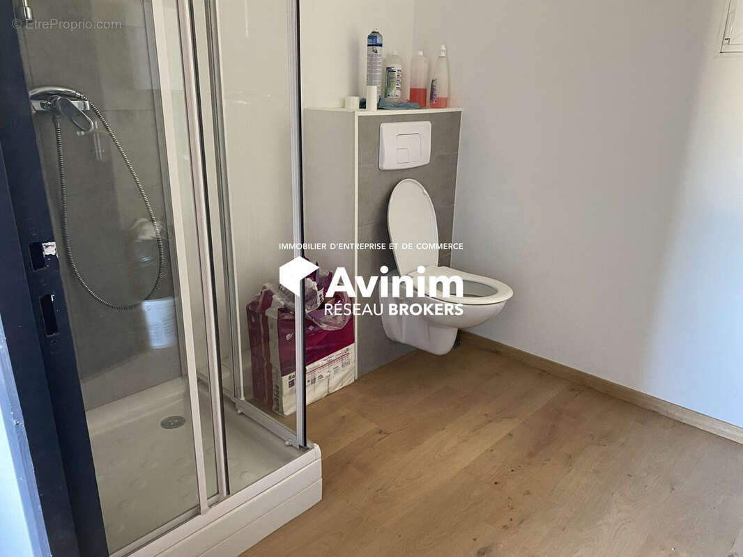 Commerce 255 m² à Le Cannet-Des-Maures  - photo 6