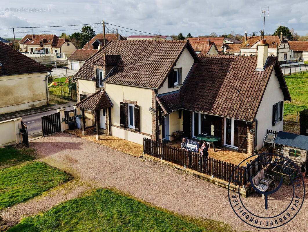 Maison à SAINT-MESMIN