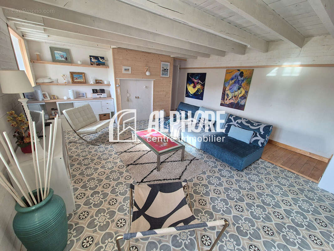 118m² habitable, 3 chambres, proximité commerces. - photo 2