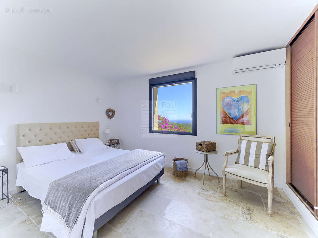 Superbe propriété - 223m2 - Vue panoramique mer - Tourrettes-sur-Loup - photo 9