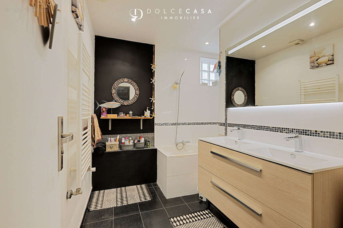 Maison à LE PERREUX-SUR-MARNE